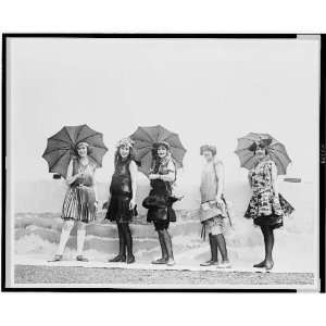  Landsburg bathing girls,Bathing suits  1922, beach
