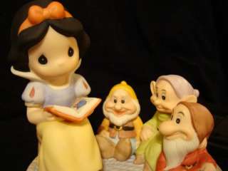 Precious Moments Disney Showcase Snow White & Dwarfs  