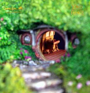 Weta Lord of the Rings Bag End Collectors Edition Diorama with 