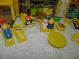 Vintage Fisher Price Play Family House # 952 Little People 1969  