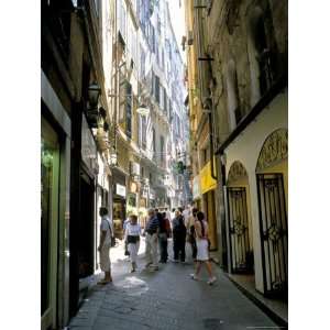 Via San Luca, in Old City of Genoa (Genova), Liguria, Italy Premium 