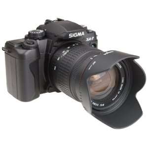  Sigma SA 7 35mm SLR Camera with Compact 28 200mm Lens 
