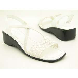  KAREN SCOTT Keri White Sandals Shoes Womens Size 8 