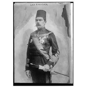  Lord Kitchener in uniform