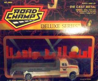 1993 JERR DAN FLATBED TOW TRUCK   ROAD CHAMPS   164 SCALE 