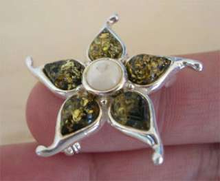 BALTIC HONEY or GREEN AMBER & STERLING SILVER FLOWER BROOCH PIN  