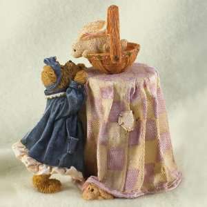  Boyds Bears Bunny Peaking from Basket