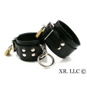  Strict Leather Locking Rubber Restraints   Wrist Cuffs 