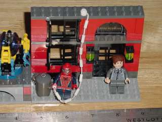 LEGO 4857 SPIDER MAN DOC OCKS FUSION LAB  