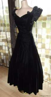   50s Black Velvet Full Sweep Sweetheart Gown Dress Ruffles Bows M/L12