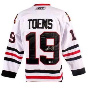  Jonathan Toews Signed Jersey w/ Captain Patch   GAI 