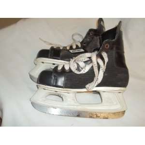 Nike Bauer Spirit Ice Hockey Skates   Size 3.0 (youngster 