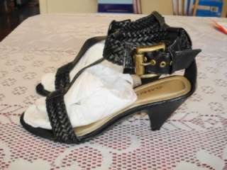NWOB CITY CLASSIFIED BLK.STRAPPY BRAIDED ANKLET KITTEN HEELS R$44.sz.6 