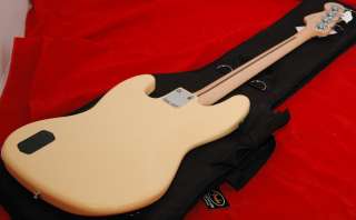 New Fender ® Active Jazz Bass, RW, Vintage White  