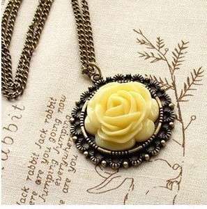   New Fashion Jewelry Retro Palace Yellow Roses Pendant Chain Necklace