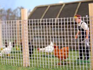 FOR BRITAINS FARM 132 SCALE HIGH STOCK FENCING FOR POULTRY ETC  