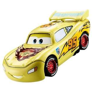   CARS 2 Movie 155 Exclusive Color Changers Lightning McQueen at 
