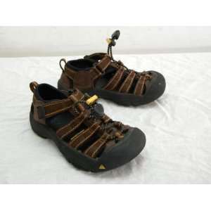 Keen Sandals Size 11   Brown