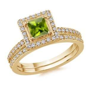  Square Peridot and Round Diamond Ring in Yellow Gold 