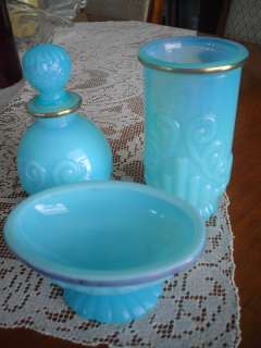 Lot 4 pc Vintage Light blue Avon bottle soap dish glas  