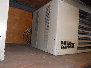 Mr.Heater Big Maxx Natural Gas Garage Heater incl duct and roof vent 