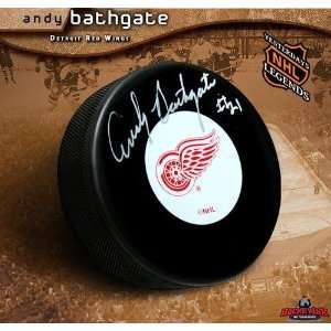  Andy Bathgate Signed Puck   Redwings   Autographed NHL 