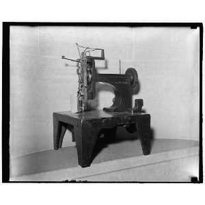   Reprint Early model of Singer sewing machine 1940