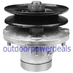   Deere Mower Spindle & Pulley for AM108925 82 332 Patio, Lawn & Garden