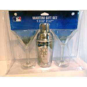  Mets Martini Gift Set 2 Glasses + Shaker NY Mets Logos 